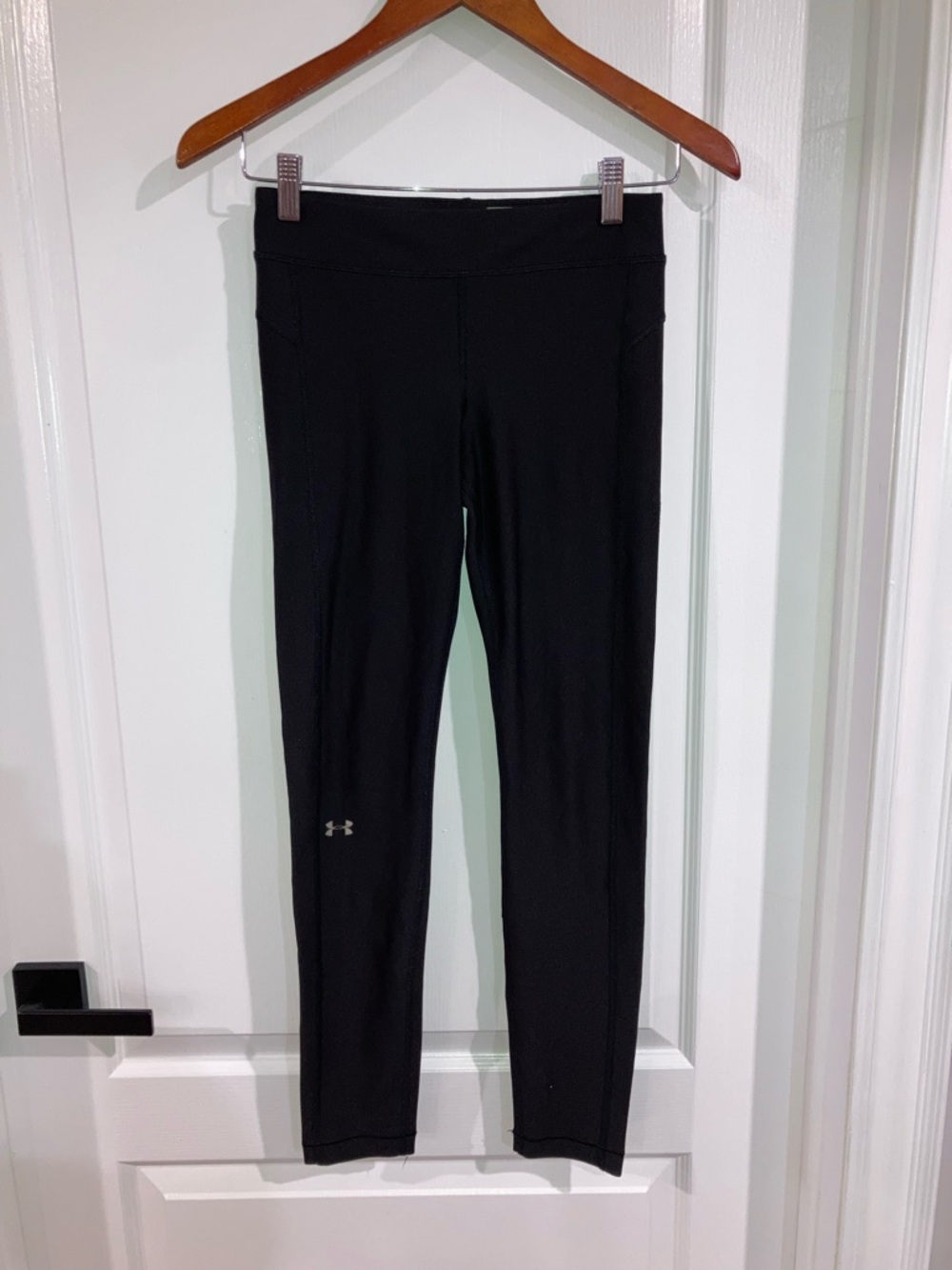 Under Armour Black HeatGear Compression Leggings - size S